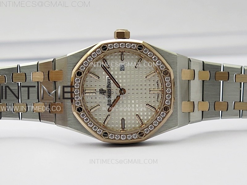 lady-royal-oak-33mm-67651-diamonds-bezel-ssrg-zf-11-best-edition-white-textured-dial-on-ss-bracelet-ronda-quartz (2).jpg