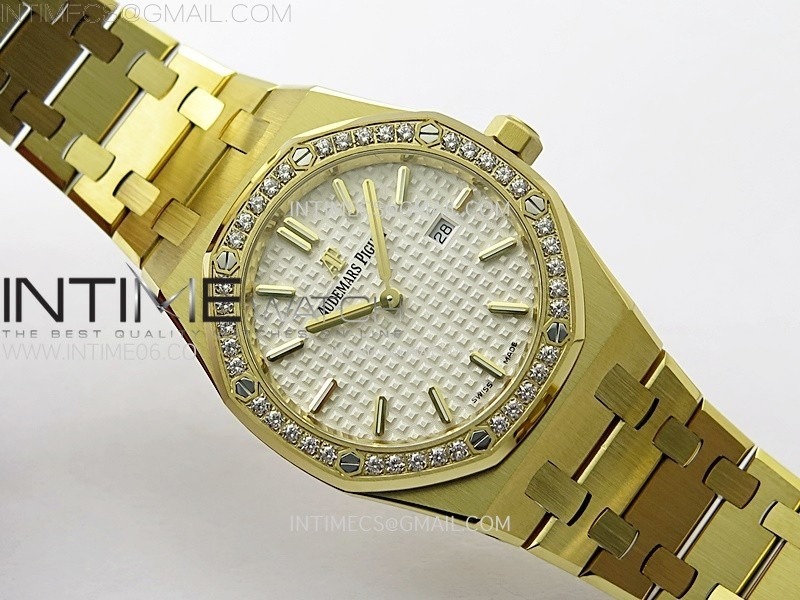 lady-royal-oak-33mm-67651-diamonds-bezel-yg-zf-1-1-best-edition-white-textured-dial-on-yg-bracelet-ronda-quartz (1).jpg