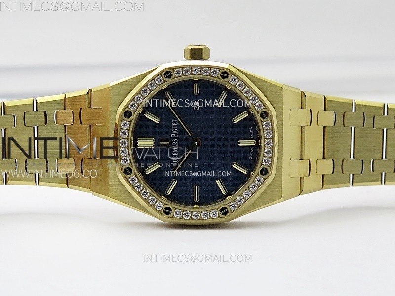 lady-royal-oak-33mm-67651-diamonds-bezel-yg-zf-1-1-best-edition-blue-textured-dial-on-yg-bracelet-ronda-quartz (2).jpg