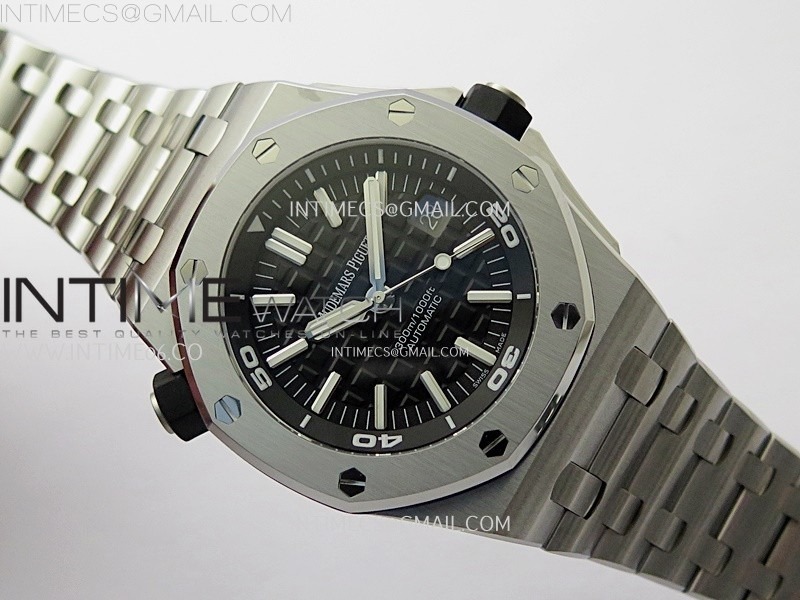 royal-oak-offshore-diver-15703-apsf-1-1-best-edition-black-dial-on-ss-bracelet-sa3120-super-clone (1).jpg