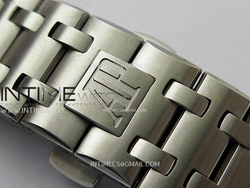 royal-oak-offshore-diver-15703-apsf-1-1-best-edition-black-dial-on-ss-bracelet-sa3120-super-clone (7).jpg