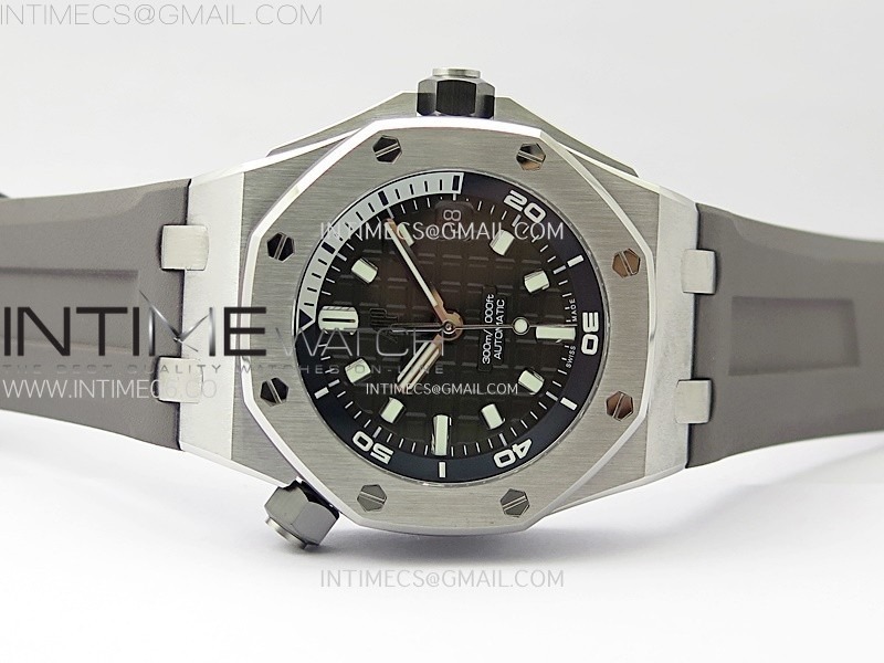 royal-oak-offshore-diver-15720-apsf-1-1-best-edition-gray-dial-on-gray-rubber-strap-sa4308 (2).jpg