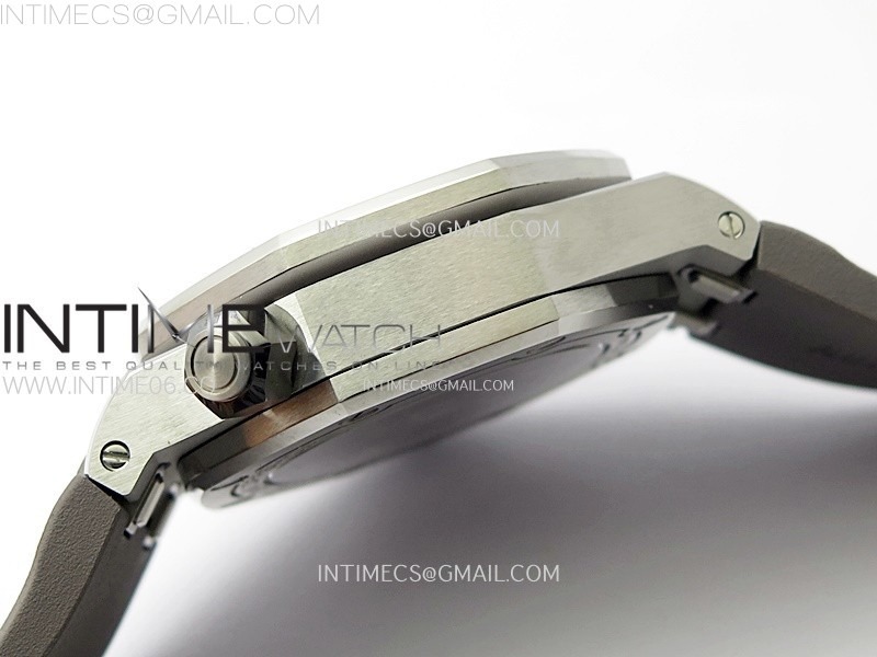 royal-oak-offshore-diver-15720-apsf-1-1-best-edition-gray-dial-on-gray-rubber-strap-sa4308 (4).jpg