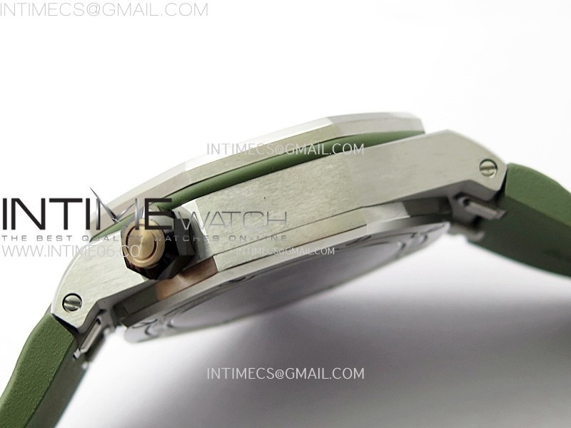 royal-oak-offshore-diver-15720-apsf-1-1-best-edition-green-dial-on-green-rubber-strap-sa4308 (4).jpg