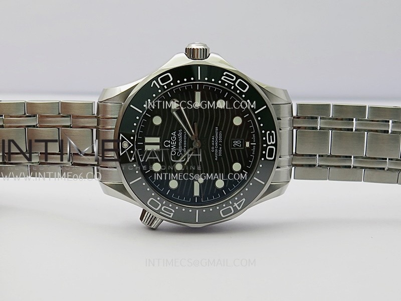 seamaster-diver-300m-green-ceramic-bezel-v4-vsf-11-best-edition-green-dial-on-ss-bracelet-super-clone-asian-8800 (2).jpg